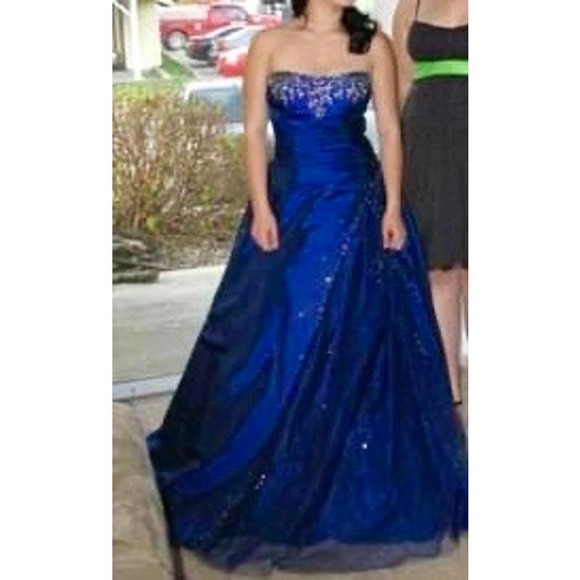 Formal Ballgown Dress - Picture 1 of 4